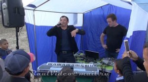 Исполняет песню  Забар Братья сестры дорогие... Душевная песня