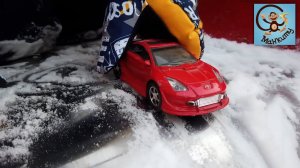 Машинки игрушки и Снег - Манкиту