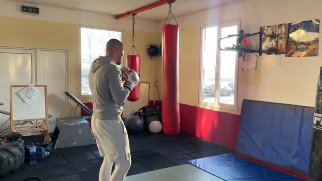 Мога ли да тренирам БОКС сам? 12 рунда работа на чувал - от "А" до Я" смотреть онлайн