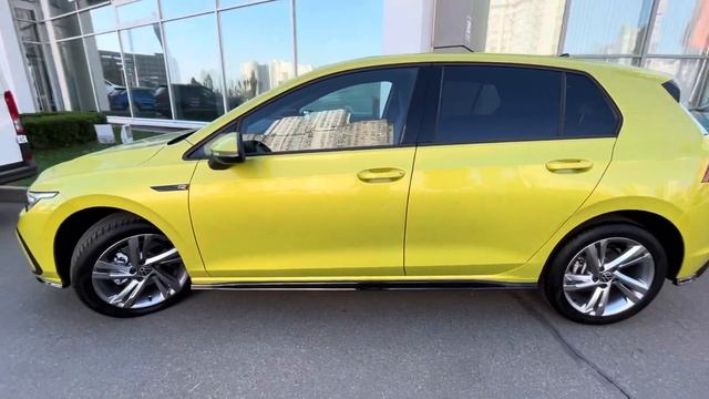Посмотрел новый Golf 8 GTi и R line. смотреть онлайн