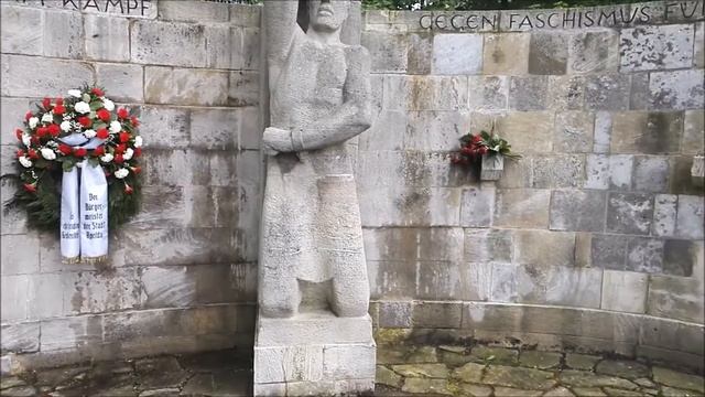 8 мая в Апольда. Возложение цветов к памятнику. смотреть онлайн