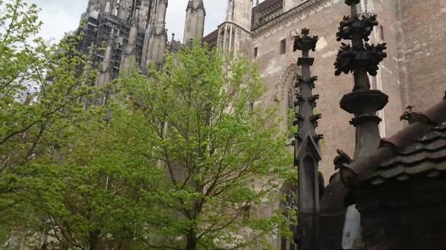 Downtown Ulm going toward Ulmer Munster смотреть онлайн