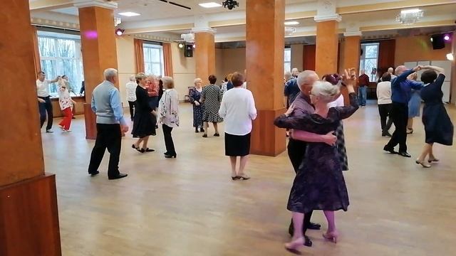 Ретро танцы в ДК Нагорный старое доброе Диско 80х смотреть онлайн