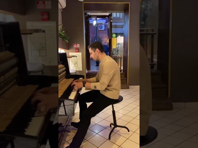 Отшумели летние дожди | на пианино в баре