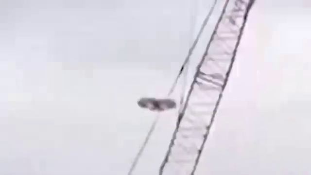 UFO CIRCULAR O EN FORMA DE PLATO... смотреть онлайн