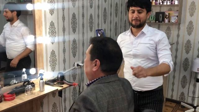 Как в Узбекистане делают Массаж в #барбершоп Уникальный способ Массажа в Узбекистане/Парикмахер/ смотреть онлайн