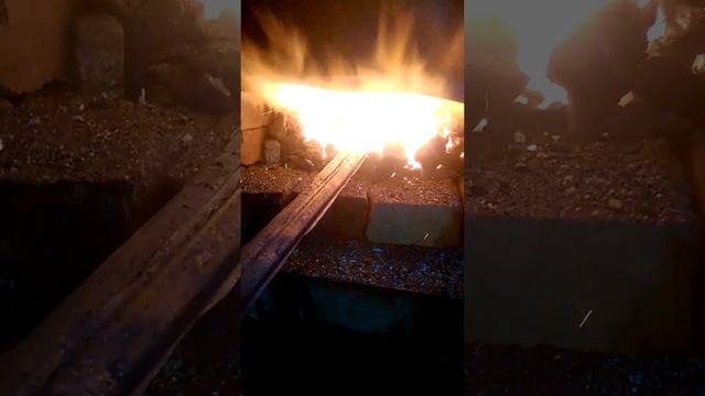 Нагрев металла для ковки хомутов! смотреть онлайн