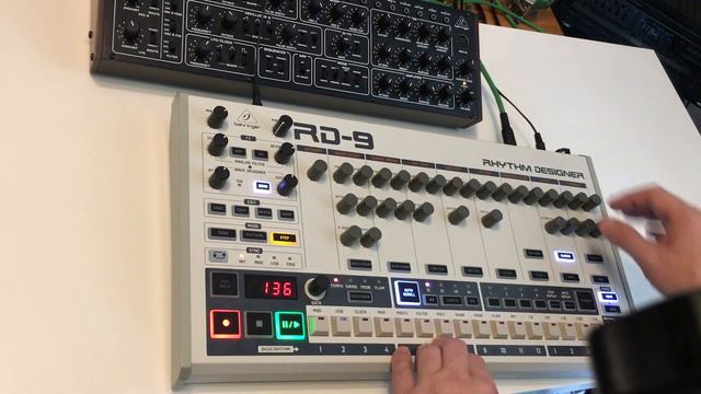 Behringer RD-9 - First Jam смотреть онлайн