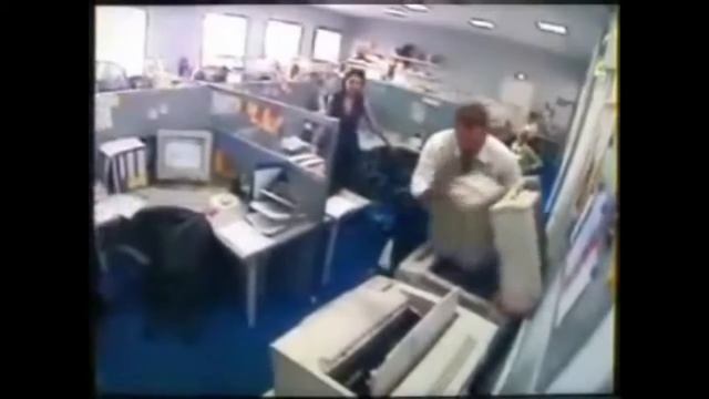 Office Rage - page 40 смотреть онлайн