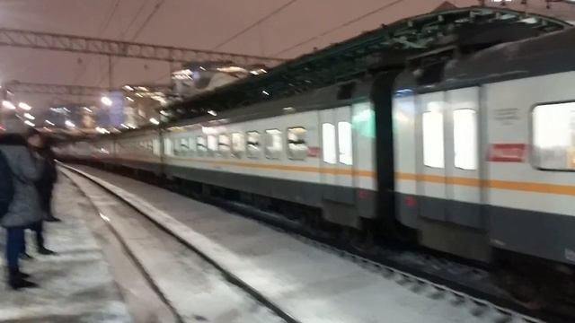 ЭП2Д-0055 ЦППК Перекраска Наше Подмосковье На Белорусском вокзале смотреть онлайн