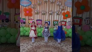 Песня "Малыши поздравляют выпускников"