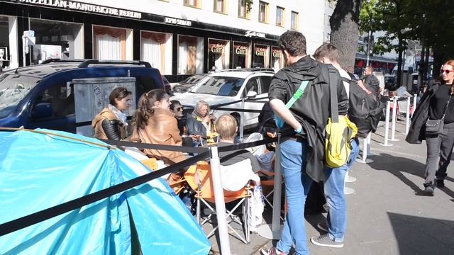 Репортаж UiP со старта продаж iPhone 6s в берлинском Apple Store смотреть онлайн