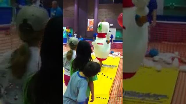 Bowling with King Pin смотреть онлайн