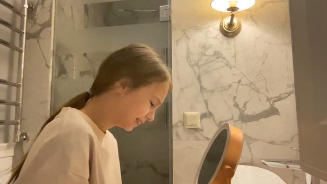 ПРОБУЮ РАЗНЫЙ МАКИЯЖ ГУБ! Пытаюсь как могу, но... смотреть онлайн