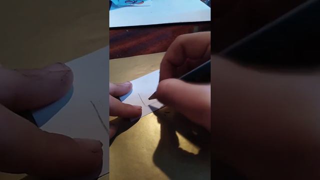 Наклейки без двухстороннего скотча карондашом легко и просто смотреть онлайн