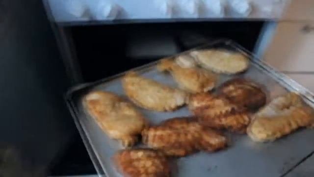 Котлеты из куриной грудки+картофельное пюре! смотреть онлайн