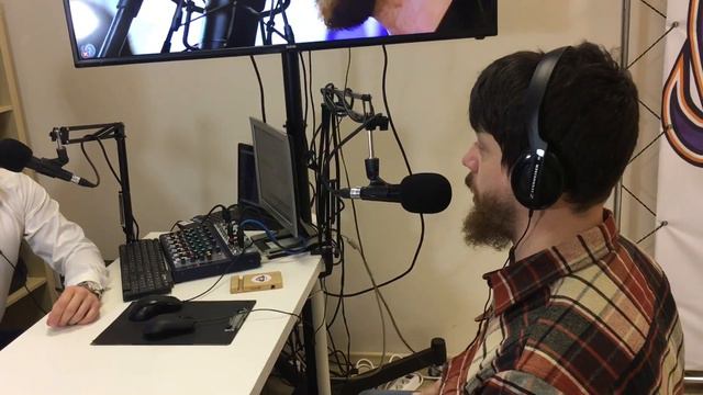 Как Джастас и я случайно оказались на радио. Часть 3 смотреть онлайн