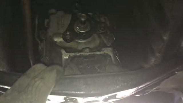 Как снять коробку передач КПП merceded W124 W201 своими руками одному смотреть онлайн