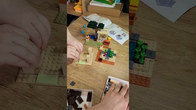 СОБИРАЮ ЛЕГО ДЕРЕВНЮ МАЙНКРАФТ #крутецкийсвят смотреть онлайн