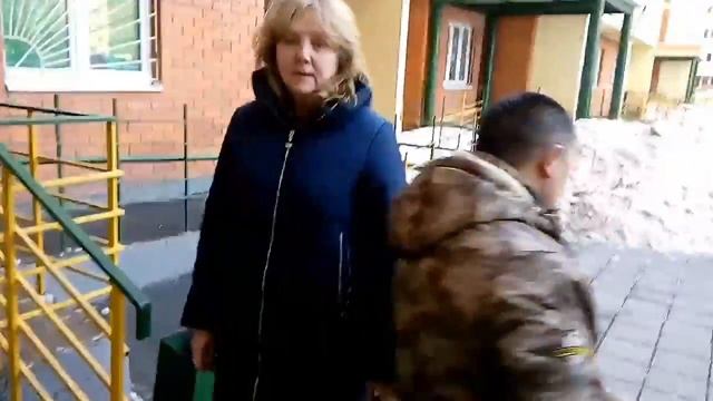 Недовольная жительница дома под УПК " Капитал инвест " смотреть онлайн
