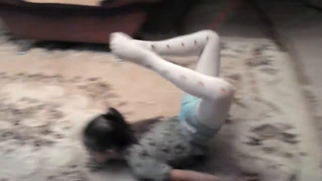 Гимнастка выступает. смотреть онлайн