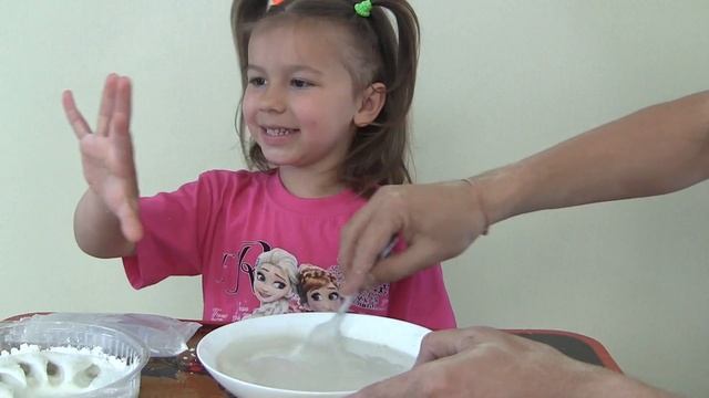 Делаем слепок ладошки из гипса. "Крошкина ладошка". смотреть онлайн