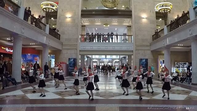 АнсамбльСПЕКТР. Центральный Детский Магазин на Лубянке. 01.05.2019 смотреть онлайн