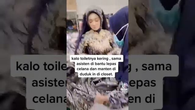 KHADIJAH AZZAHRA MAKE UP TUTORIAL MANTEN KEBELET PIPIS? AUTO PANIK смотреть онлайн