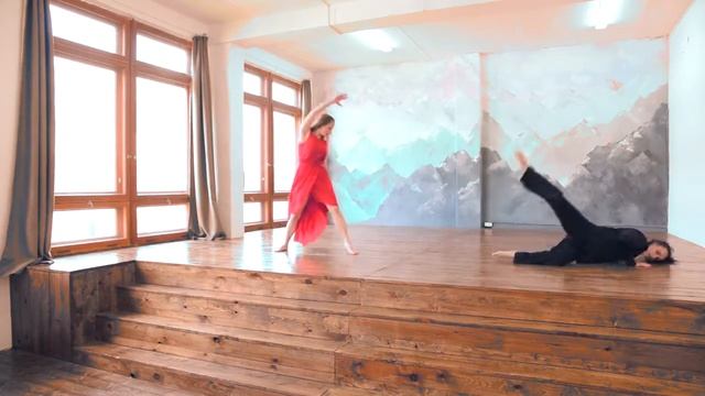 Танцевальный дуэт "Не улетай" смотреть онлайн