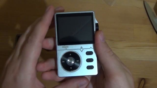 Aigo MP3-108 - аудиоплеер с серьезным железом, распаковка смотреть онлайн