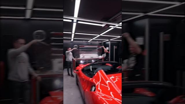 Защита и стайлинг Ferrari антигравийными пленками DELTASKIN® MOLECKULA® и DELTASKIN® SHADOW LINE смотреть онлайн