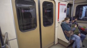 Russia, Moscow, metro ride from Третьяко́вская to Турге́невская Сре́тенский бульва́р