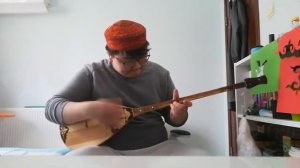 Китаец с Пекина учит Ногайские песни Nogai til Nogai Dombra супер стремление💪🏼🤝👍