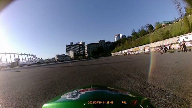 Dominar 400 против VOGE