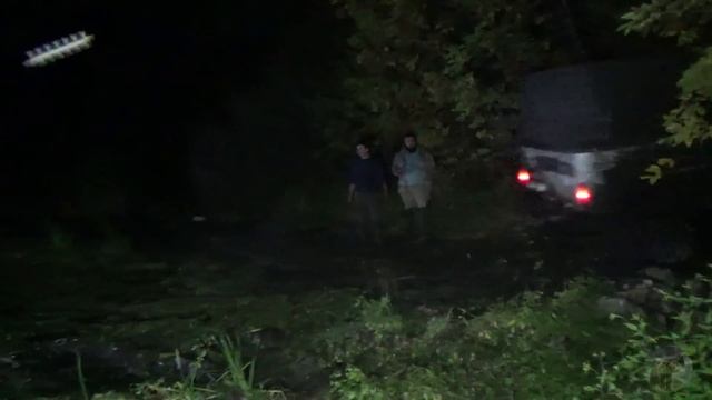 Засадили три УАЗа и Ниву. Сломали Cherokee и две лебёдки!!! смотреть онлайн