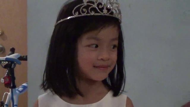 Angelina's Cute Princess Outfit / 6 years old / FAMILY смотреть онлайн