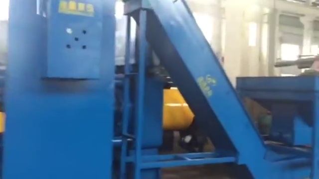 Прессование металлической стружки на брикетировочном прессе WBJ-630.mp4 смотреть онлайн