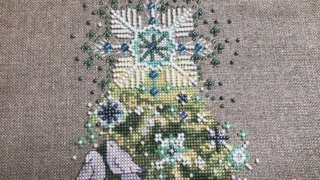 Две готовые работы!) Dimensions 3640 и елка  от Mirabilia