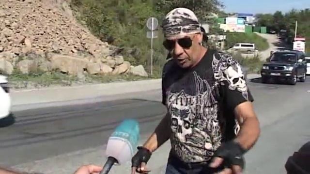 На Выселковой столкнулись автомобиль и мотоцикл смотреть онлайн