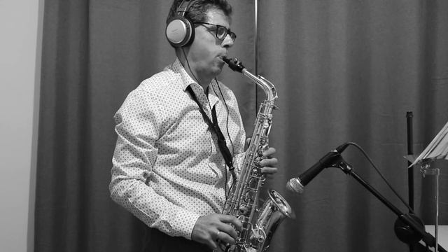 Bossa Antigua (Paul Desmond) saxo Antonio Gallardo 🎷 смотреть онлайн