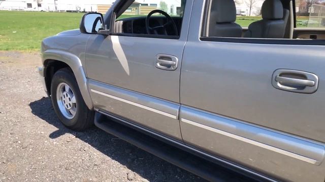 2001 Chevy Suburban 1500 LT Walk Around смотреть онлайн