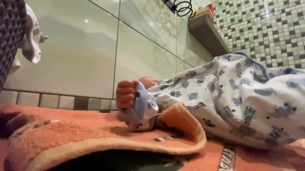 Вечер с 2 реборнами Грейсоном и Есенией Рутина перед сном с реборнами Купание реборна Evening rebor