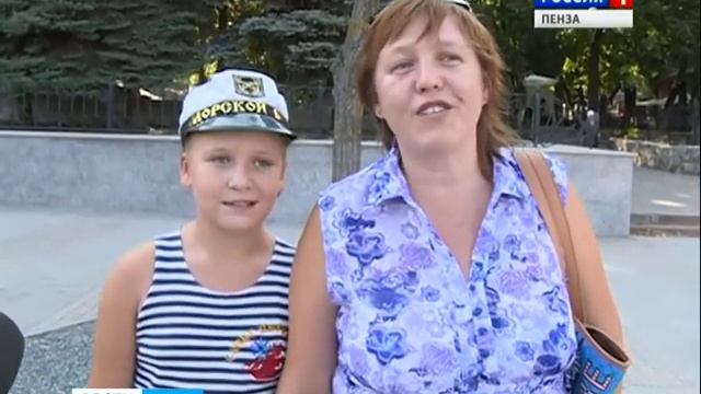 В Пензе состоялся флешмоб «Обними меня» смотреть онлайн
