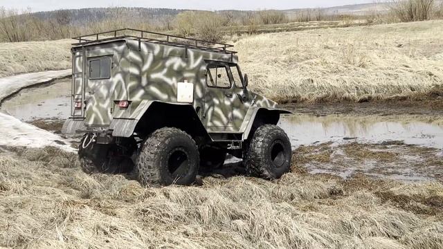 В этом видео мы постарались засадить наши вездеходы смотреть онлайн
