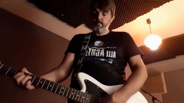 Squier affinity jazzmaster hh vs. Squier affinity jazzmaster burgundy