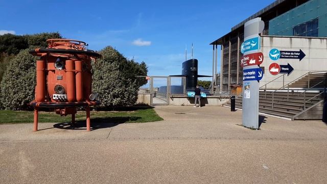 Территория музейного комплекса "Морской городок". Шербур, Нормандия/Musée Maritime, Cherbourg. смотреть онлайн