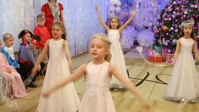 Вокальный номер "Снежные бабочки" смотреть онлайн