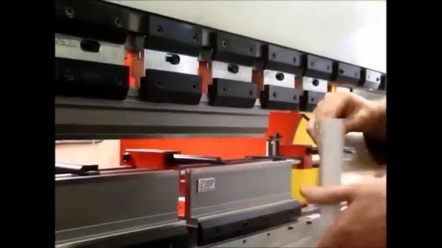 Гибка листового металла с помощью матрицы tr 60 смотреть онлайн