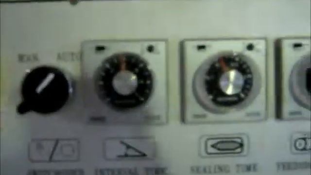 Термоусадочная машина полуавтоматическая FL5045 смотреть онлайн