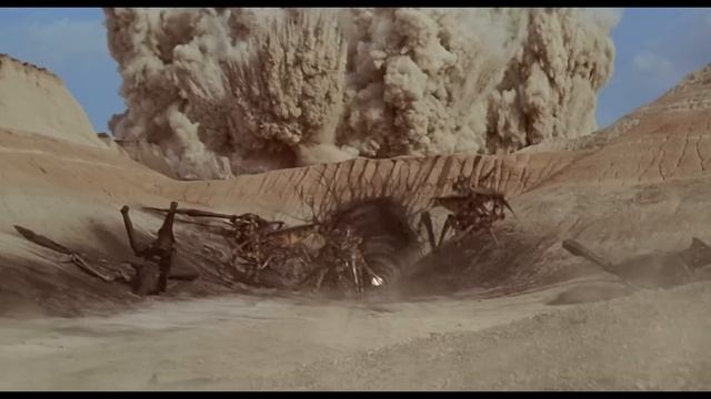 Starship Troopers cleans an alien planet of arachnids after a bombing raid / Starship Troopers смотреть онлайн